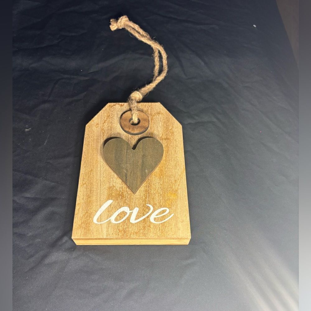 ❤️🥰❤️ New! LOVE Sign of the Times! NWOT Ready for Valentine’s Day